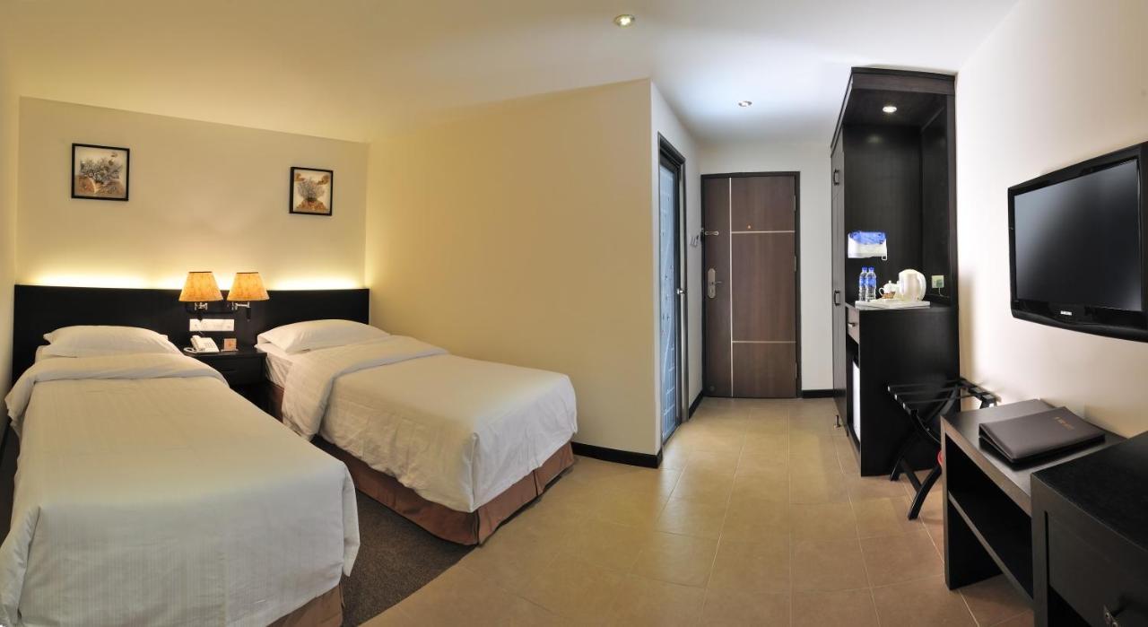 Ernes Hotel Перай Экстерьер фото